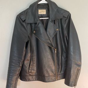 Universal thread leather jacket